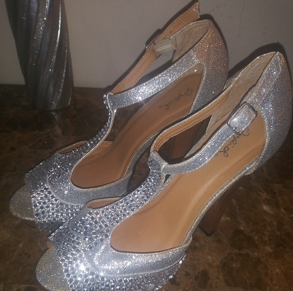 Qupids hi heels